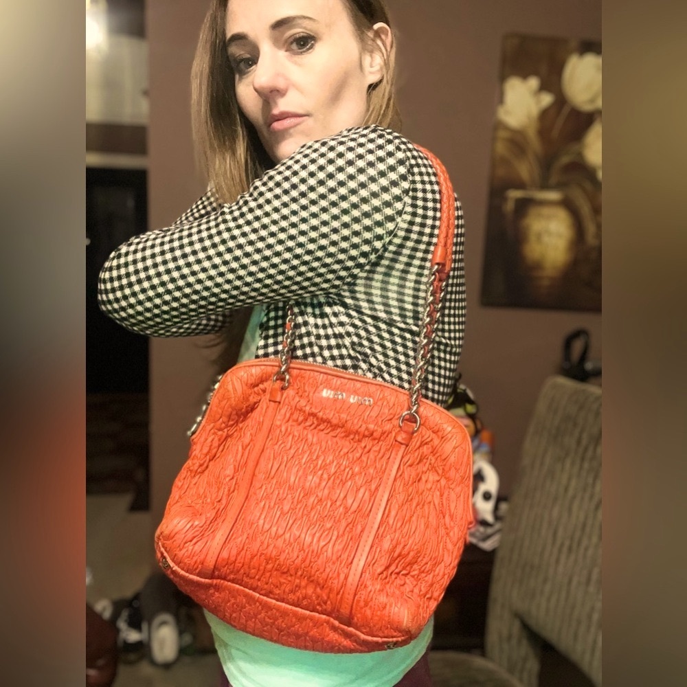 Miu Miu Orange and Silver Textured Shoulder Bag - Picture 3 of 16